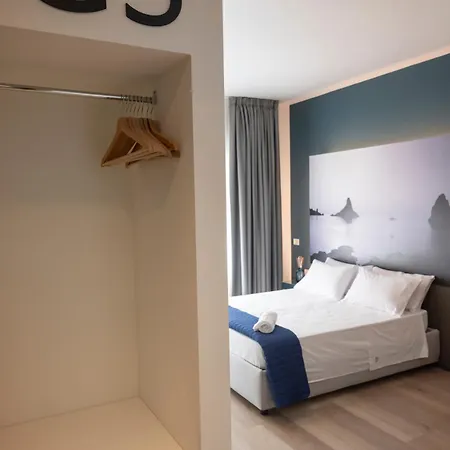Ln 5 Gate-corso Italia Guest house